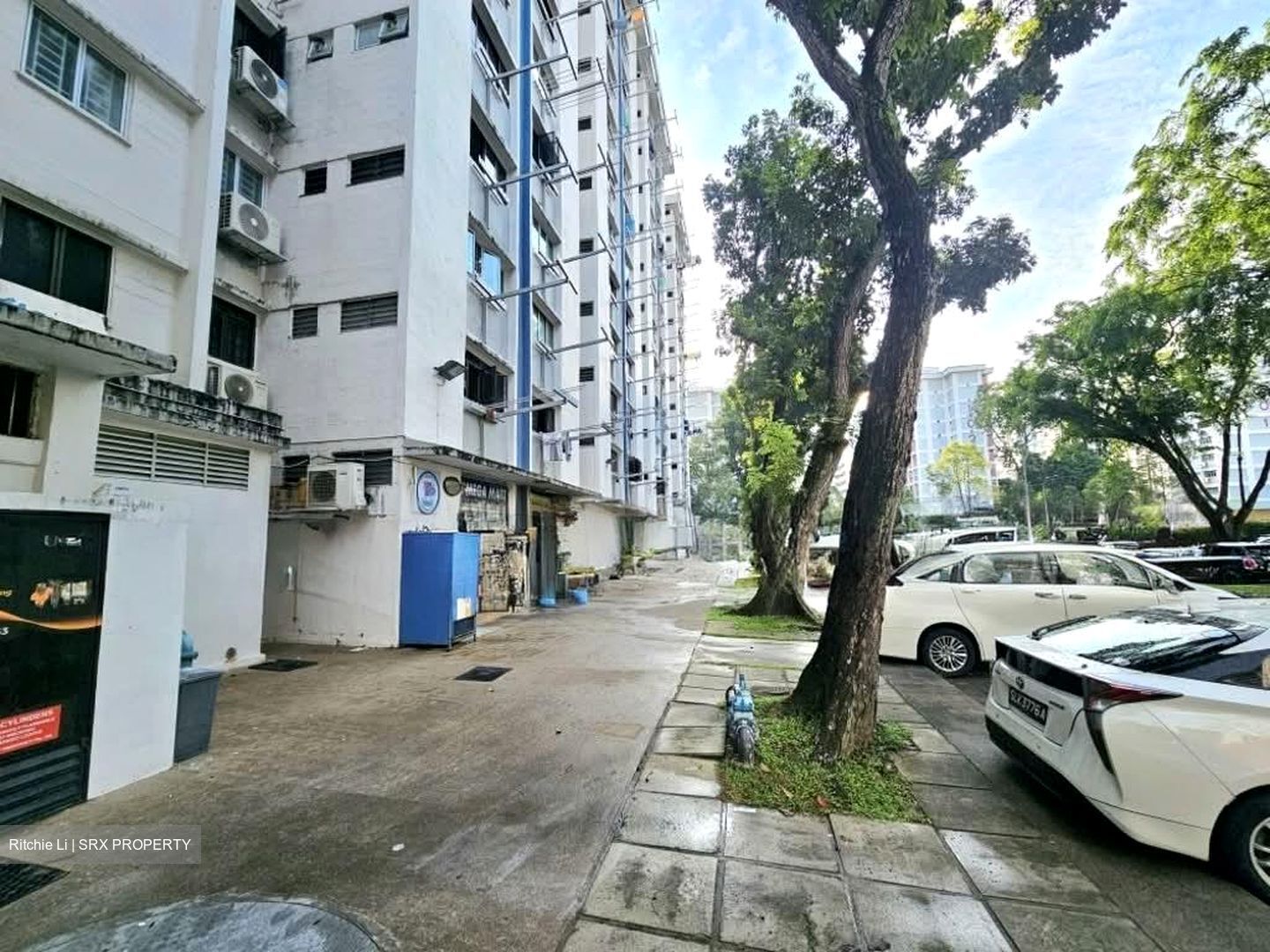 Ang Mo Kio Avenue 4 (D20), Shop House #561642971